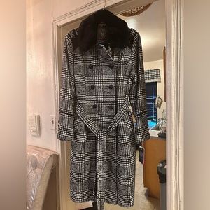 Vince Camuto houndstooth coat with faux fur collar